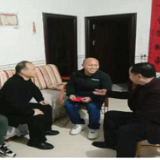 赤石乡五四村“贴心”走访送温暖 “用情”宣传暖民心
