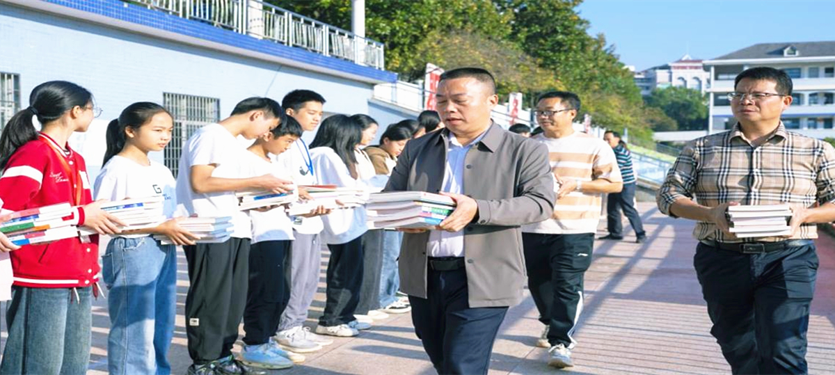十三中学阅读教育活动启动2_副本.jpg