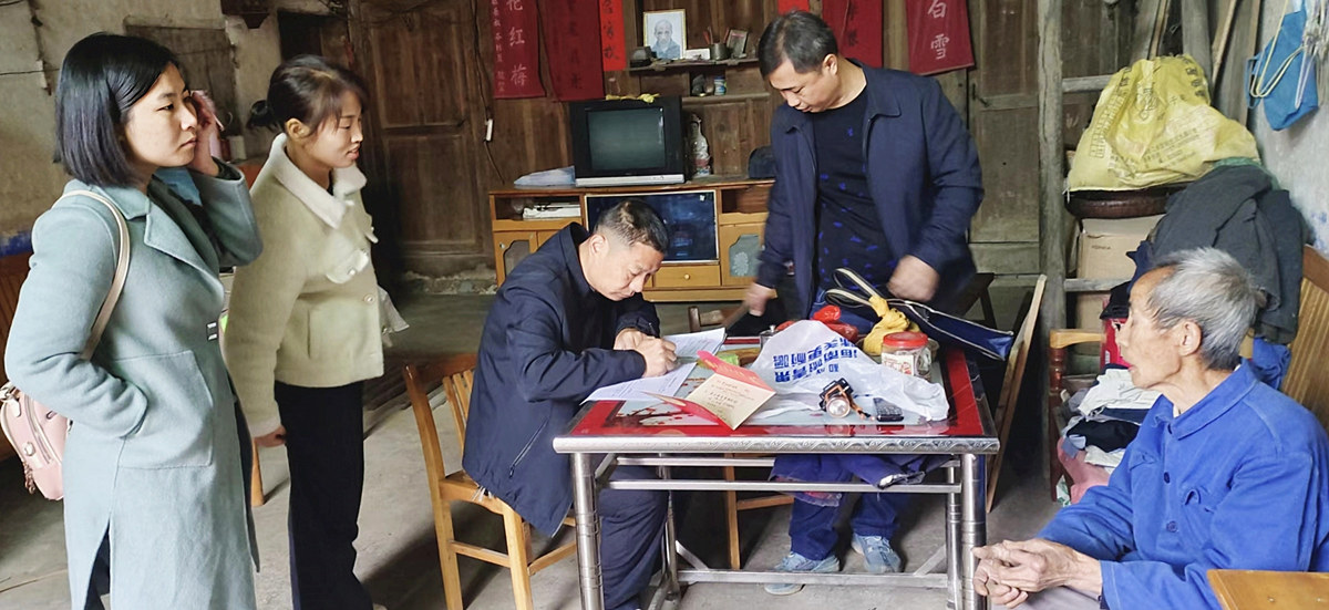赤石乡强监督守底线_副本.jpg