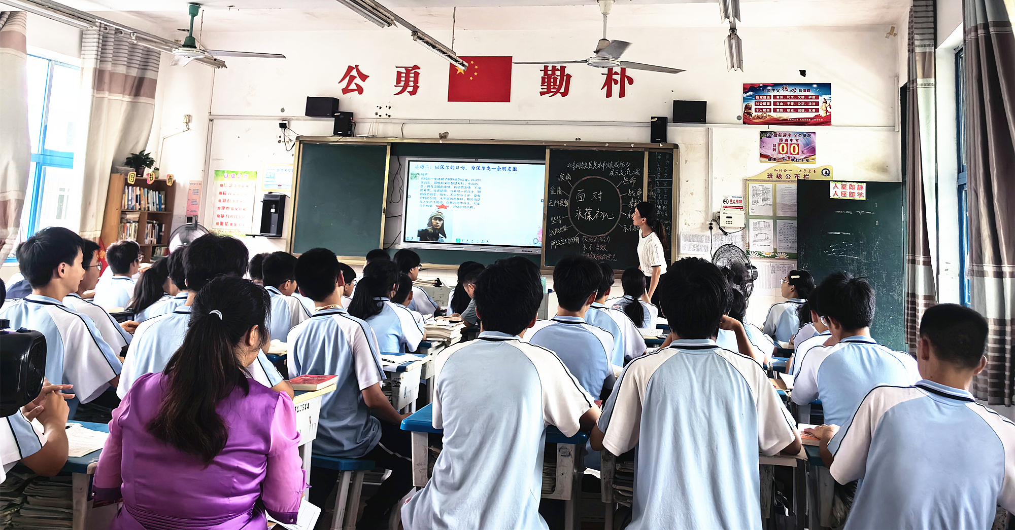 姚华兰1_副本.jpg