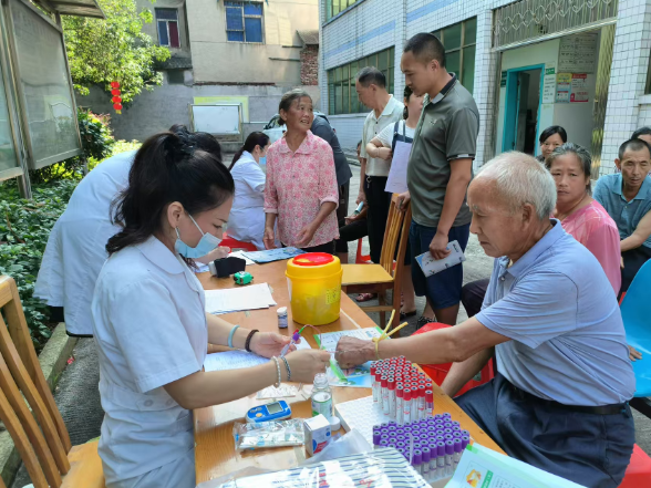 我县开展全民健康素养宣传月活动 助力居民提升健康素养