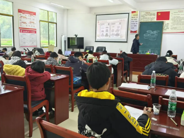 执笔绘家乡 书声润童心 | 宜章县“返家乡”志愿“村课”点亮乡村孩子寒假