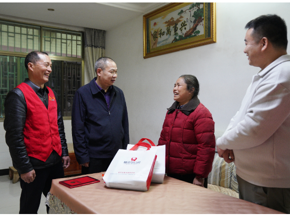 “好人之城”建设进行时 | 慰问优秀志愿者 传递公益暖力量