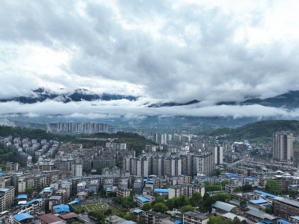 雨后宜章：云雾漫山城 仙境入画来