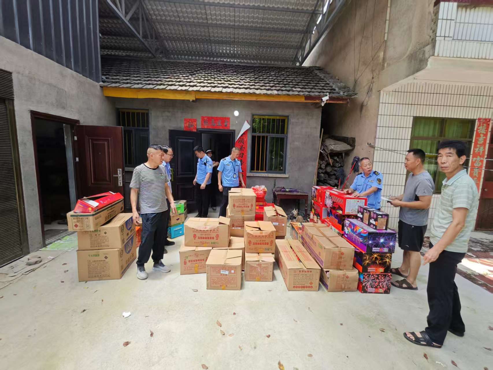 白石渡镇雷霆出击1.jpg