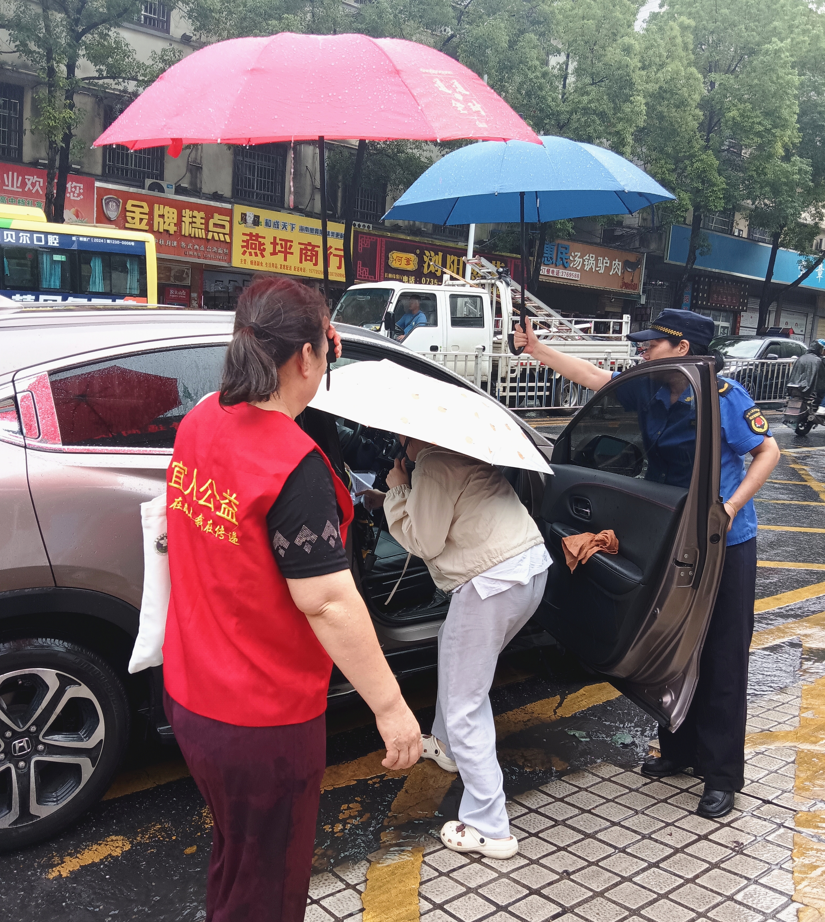 志愿护航高考1_副本.jpg