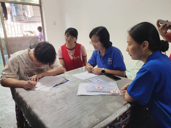 爱心助学传暖意 同心筑梦助少年