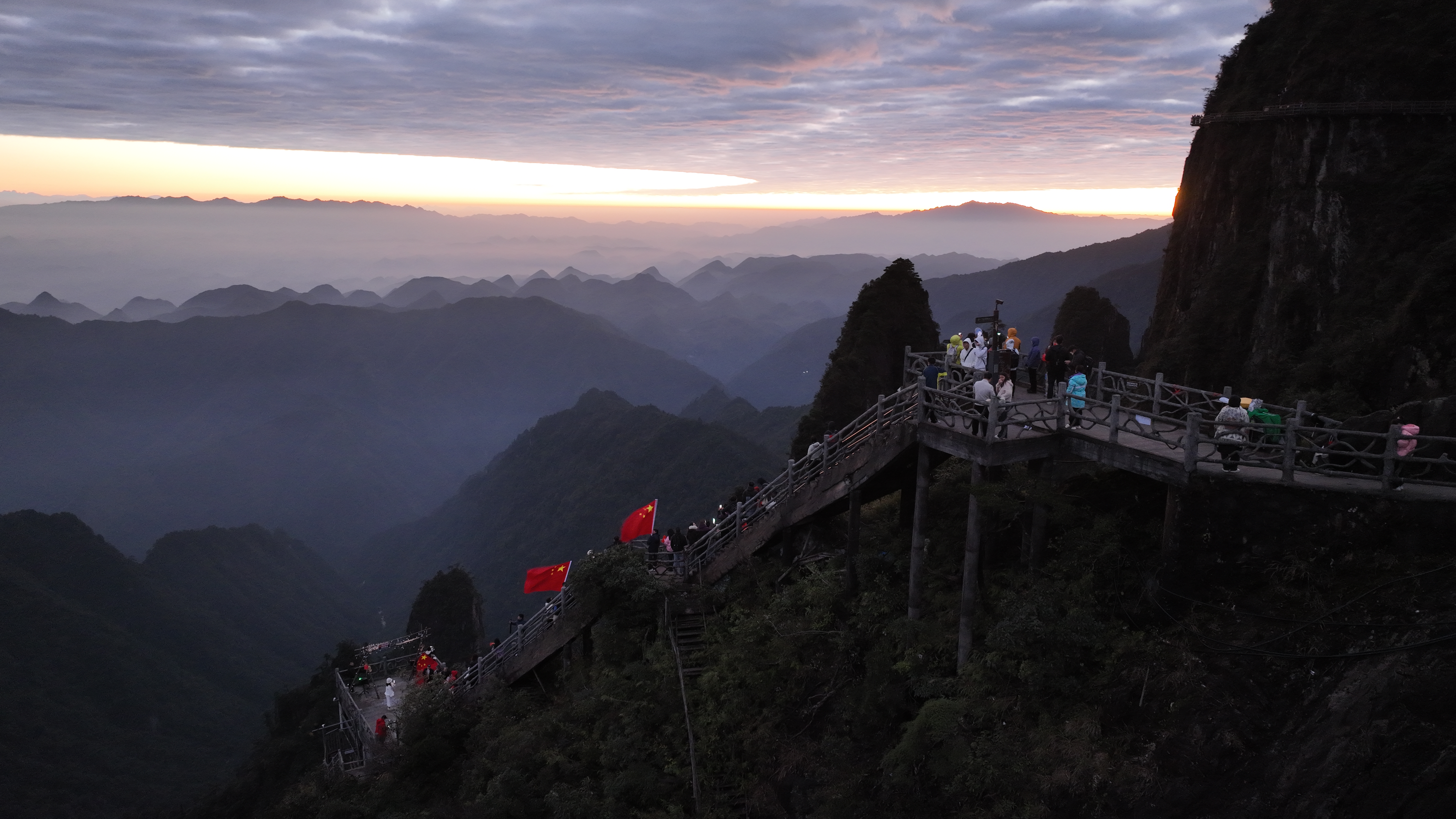 微信图片_20251117171659.jpg 微信图片_20251117171659.jpg