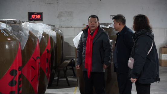 胡镇忠：传承爱与美好  精酿一坛好酒789.png