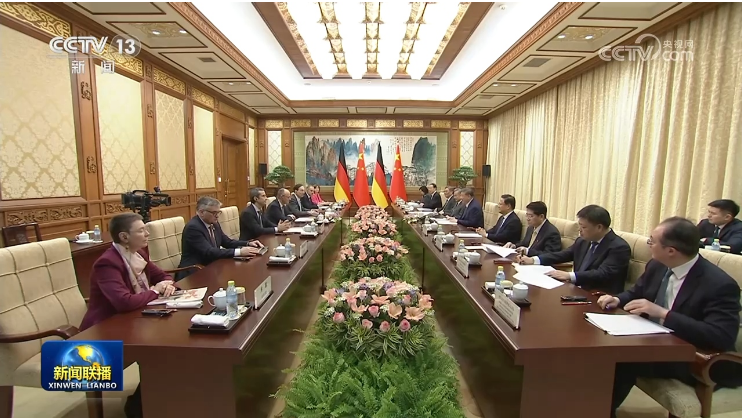 习近平会见德国总理