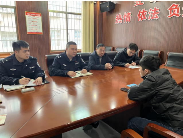 宜章县委网信办联合县网安大队约谈违规自媒体账号负责人