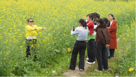 宜章县一六村：油菜花开醉游人(新媒体)612.png