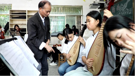 宜章莽山：支教老师爱心助学    情系瑶乡教育发展624.png