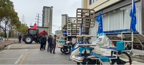 宜章县：智慧农机备春耕 科技赋能保丰收713.png