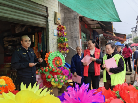 长村乡：文明祭祀入集市 绿色清明树新风