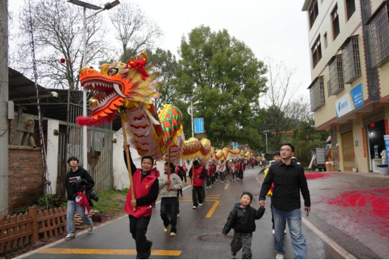 宜章县一六镇：百米长龙“闹元宵”（新媒体）335.png