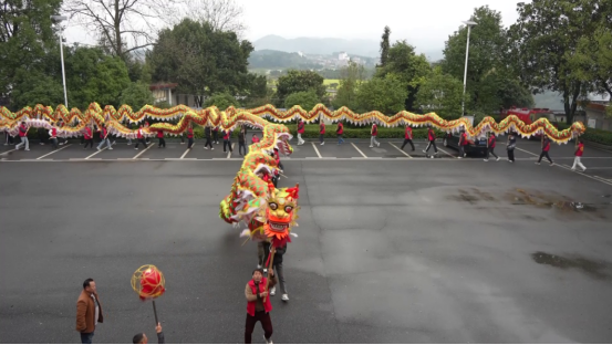 宜章县一六镇：百米长龙“闹元宵”（新媒体）338.png