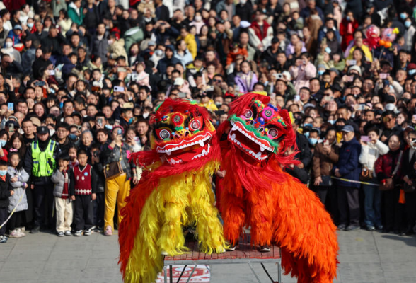 钟华论：在中国式现代化新征程上策马奔腾