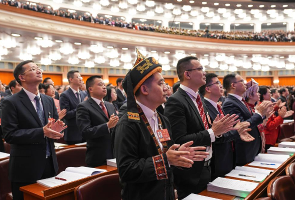 好评中国·两会热评丨民生为本厚植发展根基