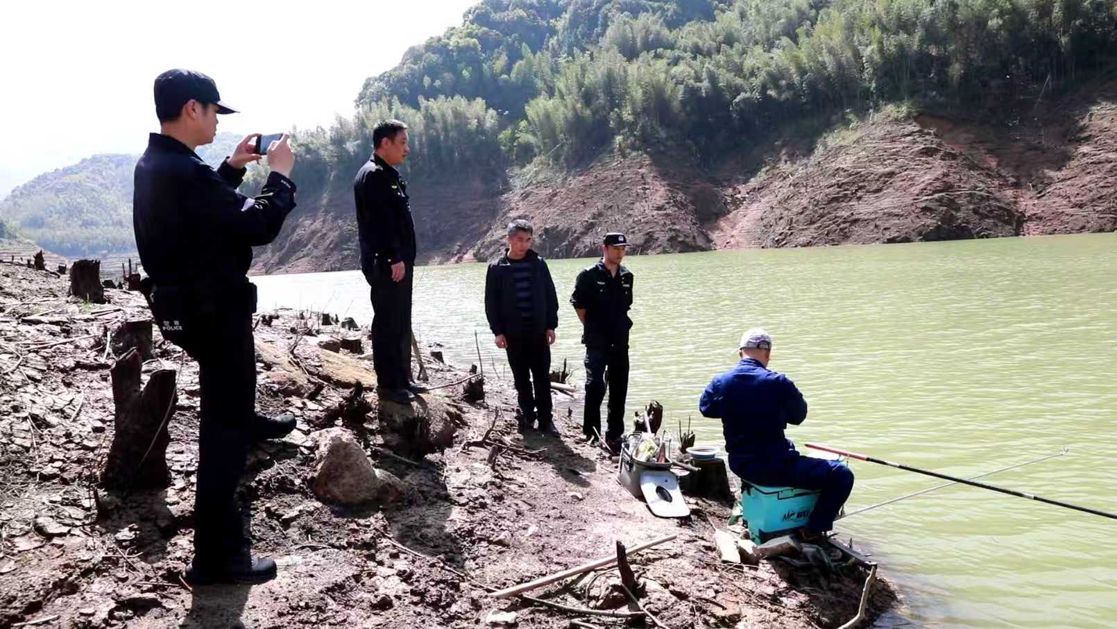 4200d63422206effb37fc53ea54896bd.jpg 4200d63422206effb37fc53ea54896bd.jpg