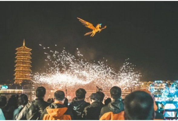 好评中国丨“五一”出行，激活假日经济“新动能”