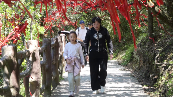 宜章莽山:暑期“避暑游”持续升温555.png 宜章莽山:暑期“避暑游”持续升温555.png