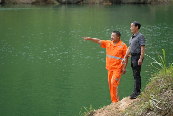 宜章:员工勇救溺水者受表彰718.png 宜章:员工勇救溺水者受表彰718.png