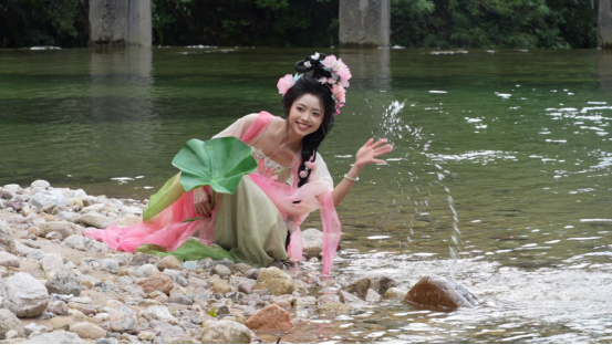 宜章莽山:景区劲吹古装风193.png
