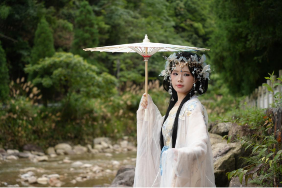 宜章莽山:景区劲吹古装风185.png