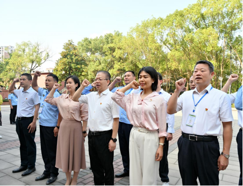 追寻功勋足迹 淬炼督察铁军489.png