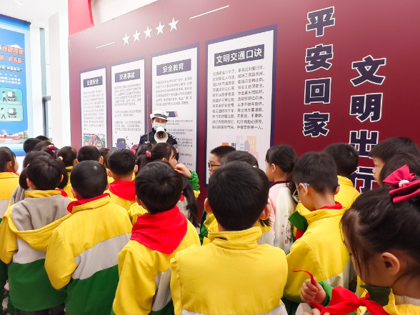 县公安局交警大队： 打造交通安全“实践课堂” 筑牢安全出行防护网