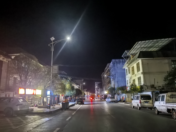 亮化暖民心 路灯照新路！迎春镇圆满完成路灯亮化提质民生工程