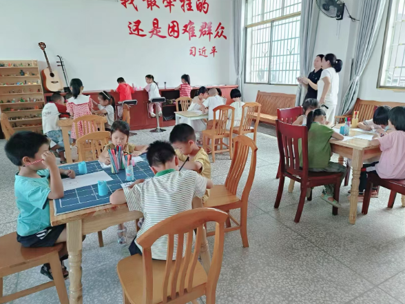 长村乡：方寸阵地焕新颜 服务群众“零距离”
