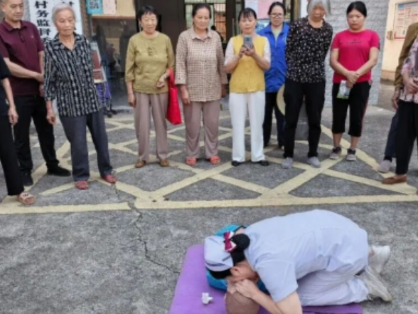 身心同防 食安同行！县第二人民医院打造双主题一体化健康服务