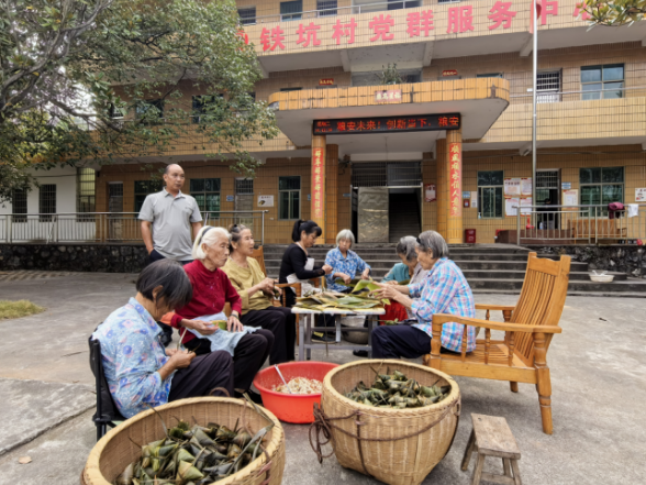 网络中国节·重阳 | 五岭镇：情系桑榆庆重阳 党群阵地送温情