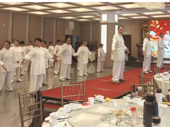 九九重阳享安康 杨式太极韵悠长
