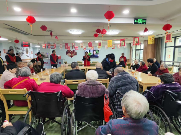 传承雷锋精神 “湖南好人”罗彩云到宜章广慈医院送温暖