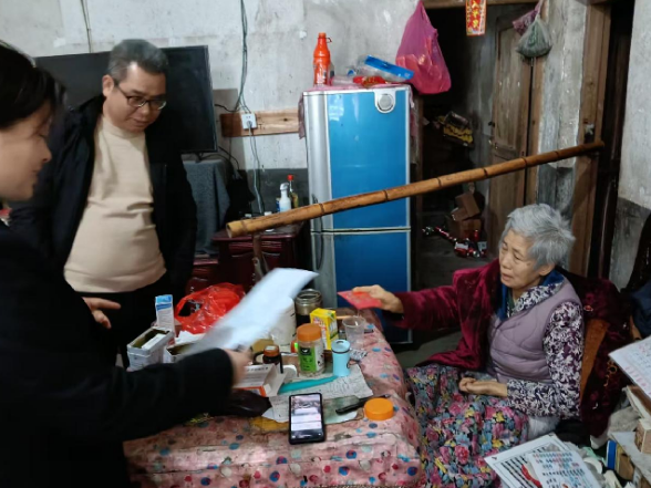 梅田镇黄石村：后盾单位“新春走基层” 走访慰问暖人心