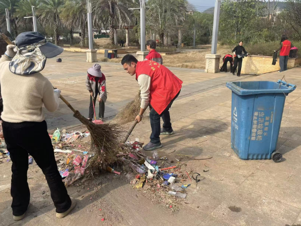 玉溪镇骑玥社区：弘扬雷锋精神 共建洁净家园 