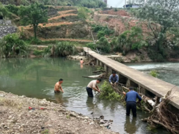 五岭镇用口村：清障护河守安全 干群合力保畅通