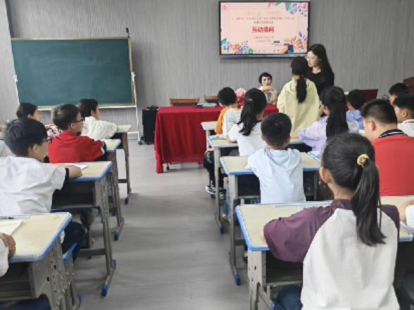 “文学照亮三湘”志愿服务活动走进宜章县第六完全小学