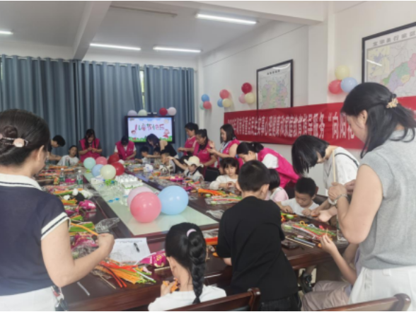 五岭镇：用好党群服务阵地 欢度缤纷六一佳节
