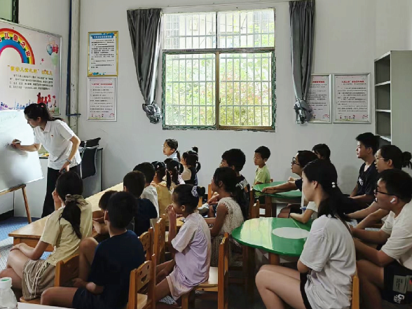 栗源镇新坪山村：公益课堂点亮缤纷暑期时光