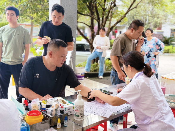 赤石乡：涓涓热血汇大爱 爱心献血暖人心