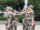宜章六中：新生军训砺意志 青春启航向未来