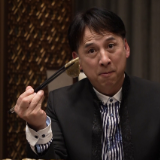 中国香港（郴籍）导演、演员曹荣推介莽山蕨根糍粑