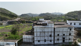 五岭镇邓家湾村：立面改造 扮“靓”美丽乡村