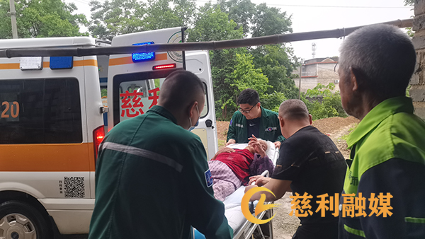 防汛减灾 党群有爱.jpg