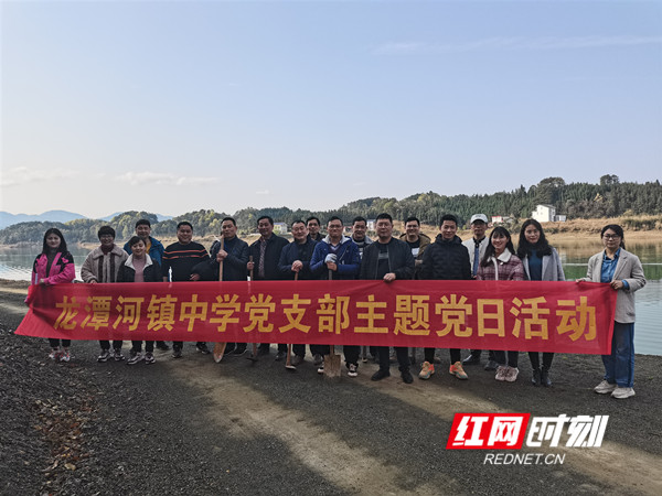 植树造林_副本.jpg 植树造林_副本.jpg