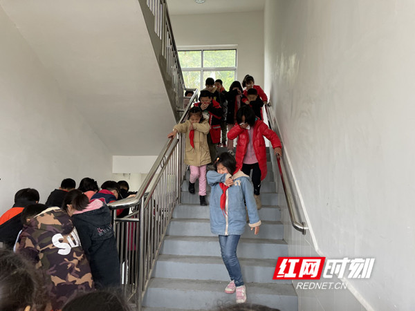 消防演练  小学_副本红网慈利.jpg